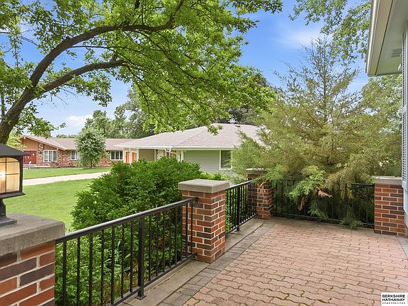 3rd image of 8162 Spaulding Cir