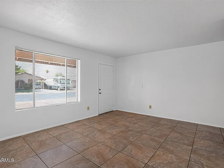 6320 W Carol Ave — Photo 14