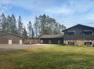 9088 Riverside Rd, Ironwood, MI 49938