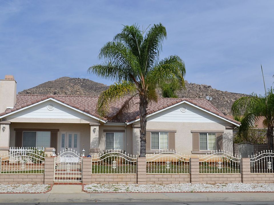 1st image of 25622 Kalmia Ave