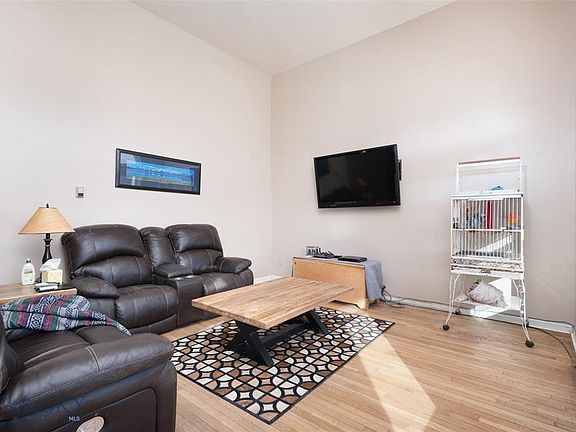 5th image of 2030 Sheepshank Dr