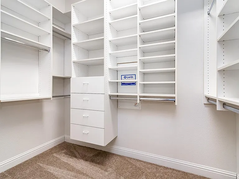 Walk in closet