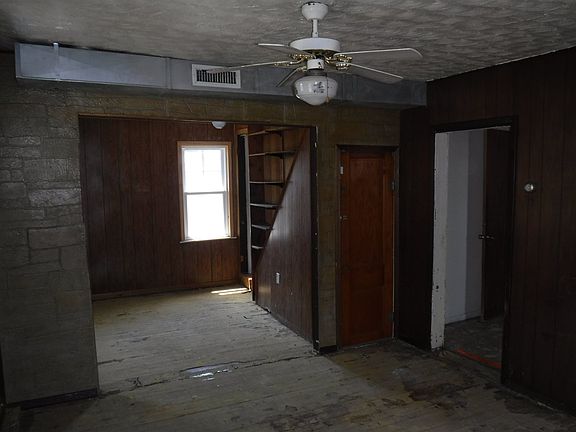 2nd image of 2105 N C St