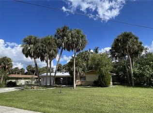 809 Iris Dr, North Fort Myers, FL 33903