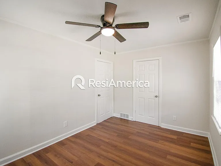 940 Dillworth St — Photo 13
