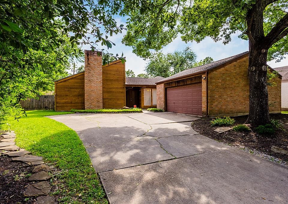 1st image of 12007 Briar Forest Dr