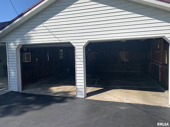 3rd image of 1003 E Nimintz Ave
