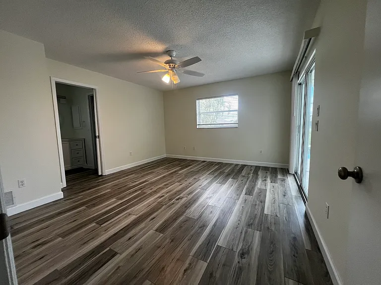 126 Broadmoor Ln — Photo 16