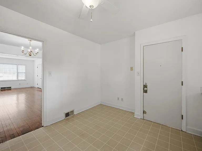 1911 Fontaine Rd — Photo 12