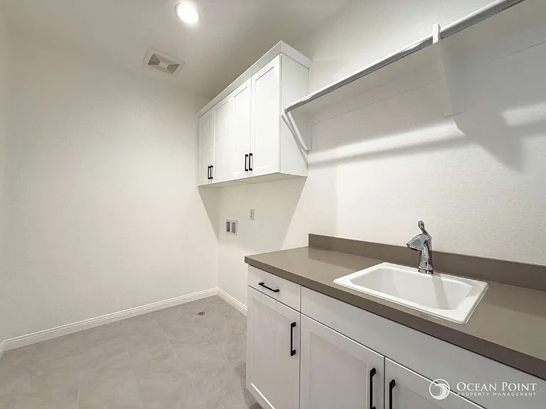 405 Wisteria St — Photo 21