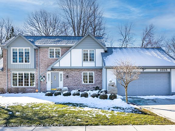 2nd image of 1015 E Fox Hills Dr