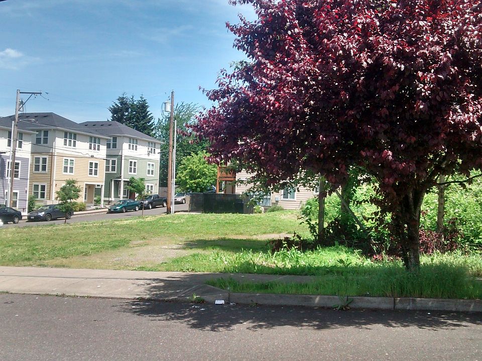 2nd image of 11951 SE Ash St