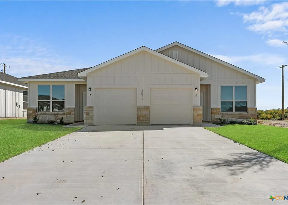 612 Pacific Crest Trl #B