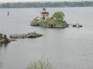 31 Bullocks Point Ave APT 6B, Riverside, RI 02915