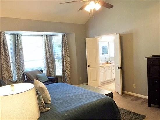 2nd image of 4805 Campbell Dr