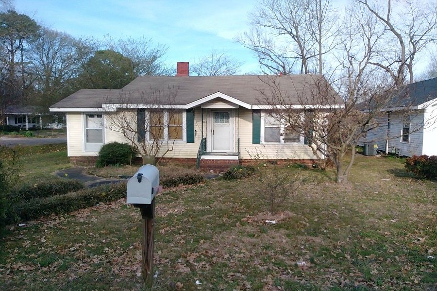 1st image of 1006 Hollywood Dr
