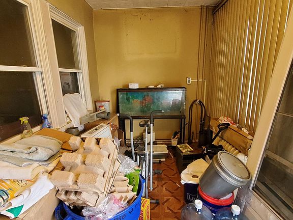 2nd image of 148 W Ashdale St