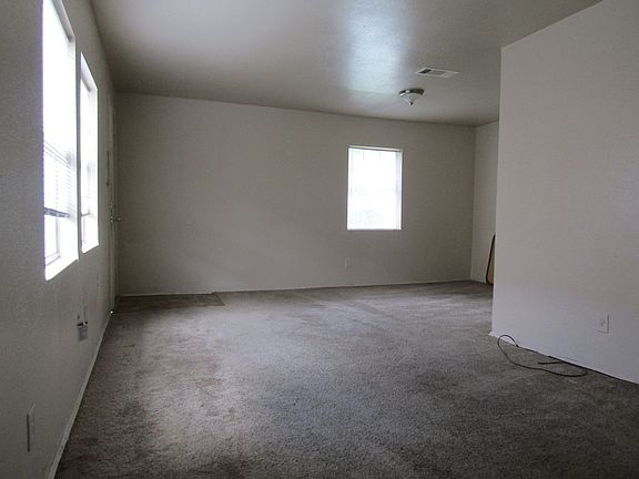 3rd image of 2707 Avenue G