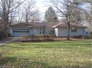 8392 Hitchcock Rd, Youngstown, OH 44512