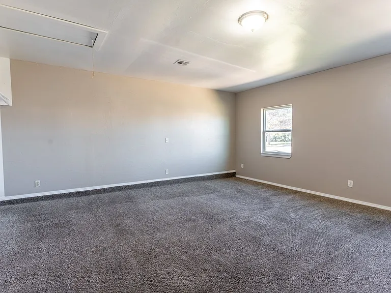 1212 N Janeway Ave — Photo 18