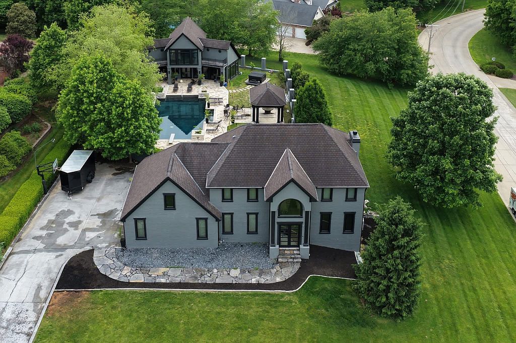 2563 Wild Horse Trl - Property Image