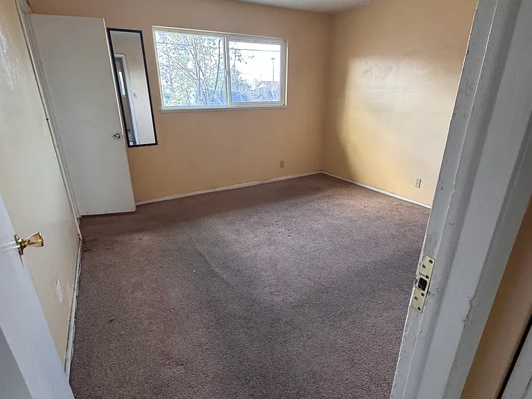 4417 W Bonanza Rd — Photo 10