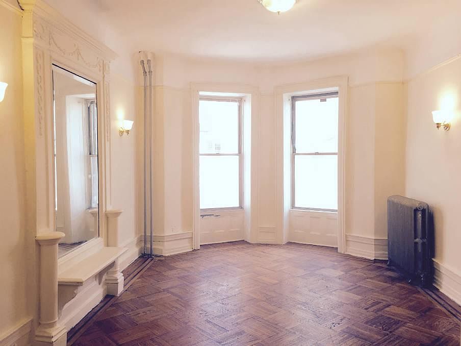 1st image of 856 Lincoln Pl APT 1