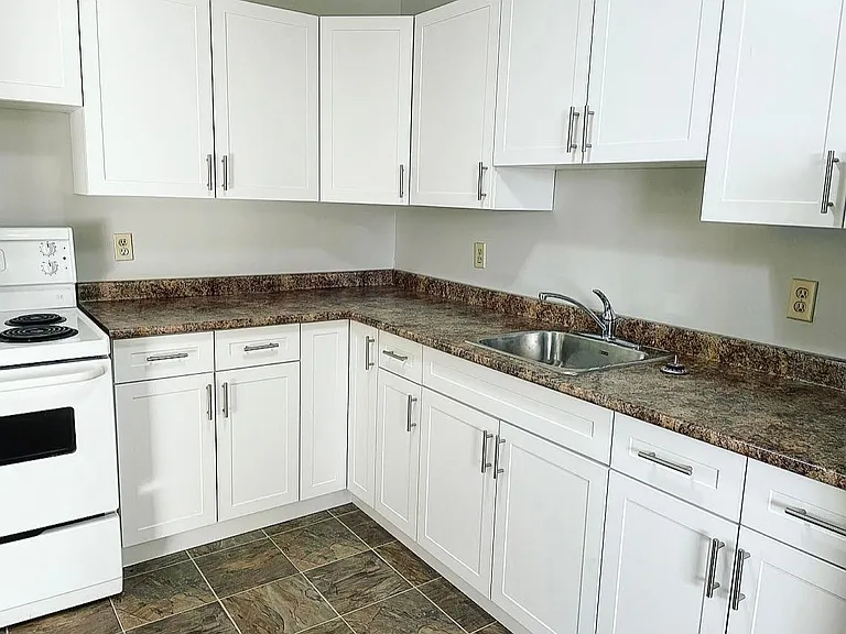 1080 Andrews St — Photo 6