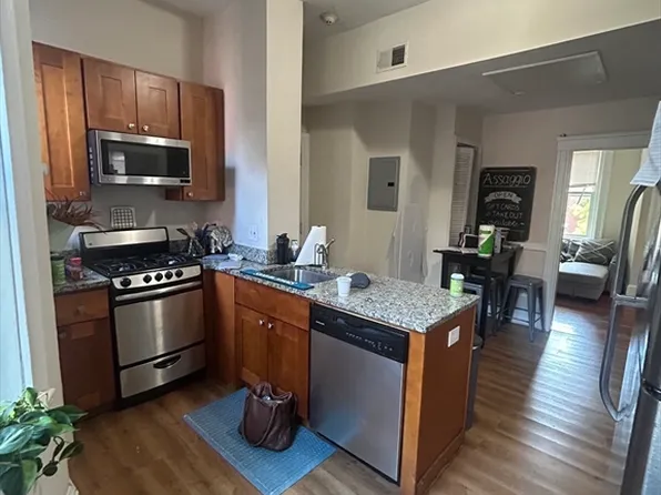 4 Fountain Pl APT 5, Boston, MA 02113