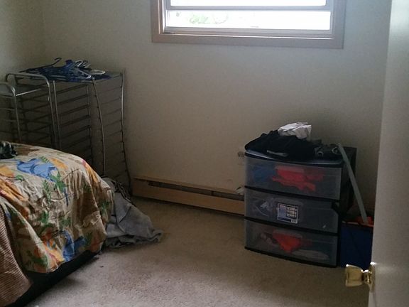 3rd image of 9 Linda Ln
