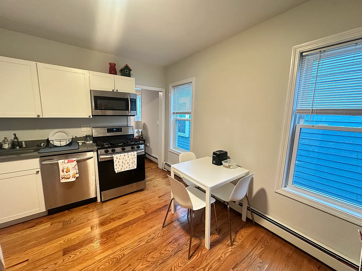 Building Photo - 417 Cardinal Medeiros Ave #3