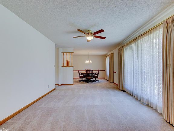 5th image of 519 Lakeshore Dr