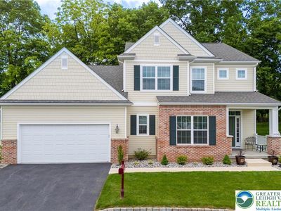 2454 Burgundy Ln, Easton, PA, 18040