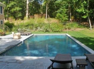16 White Oak Ln, Southampton, NY 11968