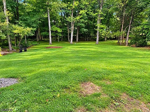 2nd image of 467 Bayberry Rd