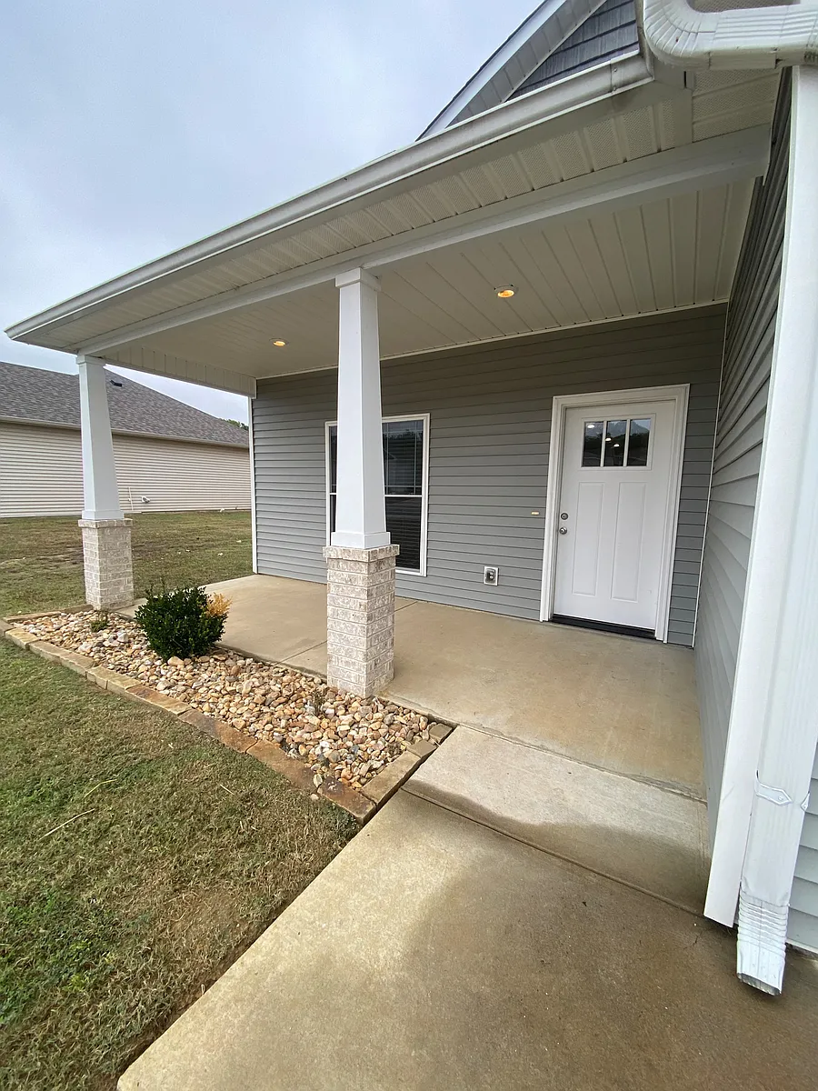 Building Photo - 2548 Garden Dr