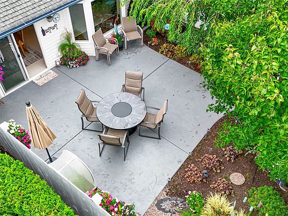 4th image of 4200 84th Street NE #15