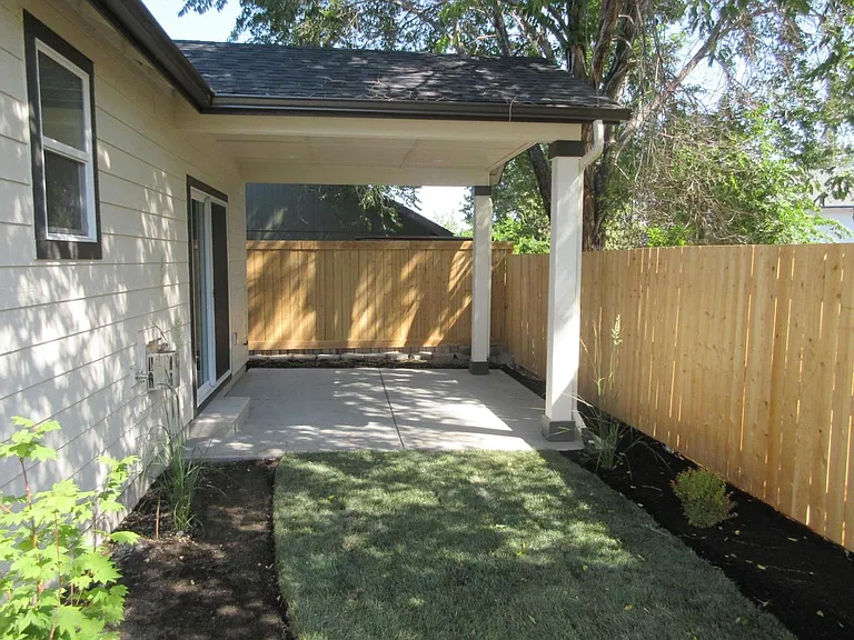 2856 Huettl Ln — Photo 21