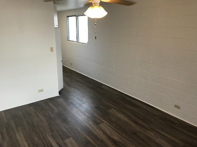 2nd image of 2823 Winam Ave #4