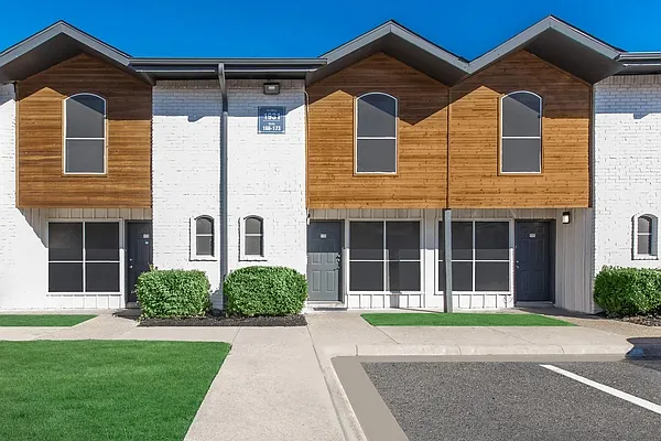 Sierra Heights Apartments — Photo 10