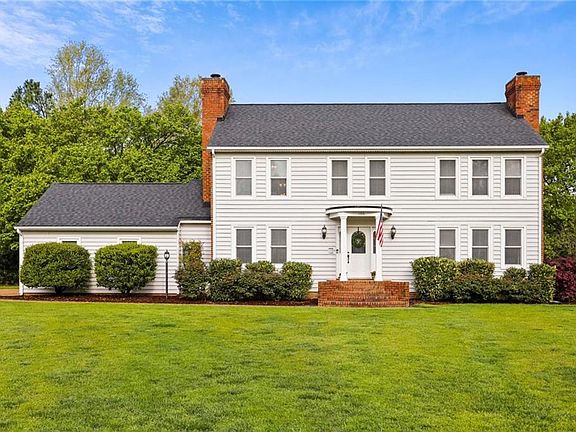 3rd image of 106 Sunrise Bluff Ct