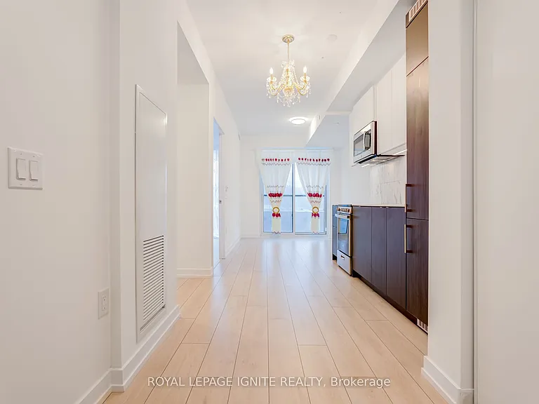 500 Dupont St #510 — Photo 2