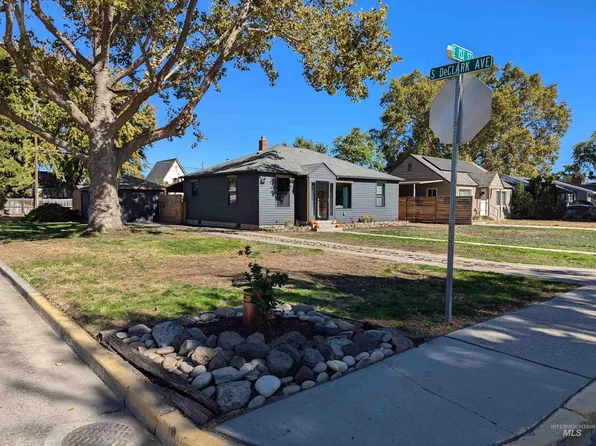 904 E 1st St, Emmett, ID 83617