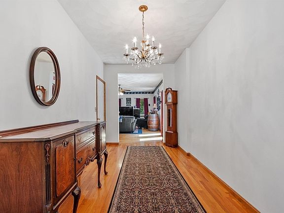 5th image of 47 Sequoia Dr