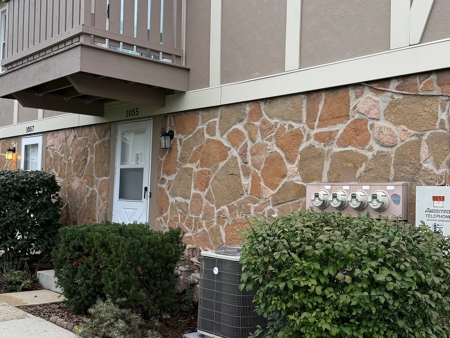 2 bed, 1100 sqft, $2,250 — Photo 2