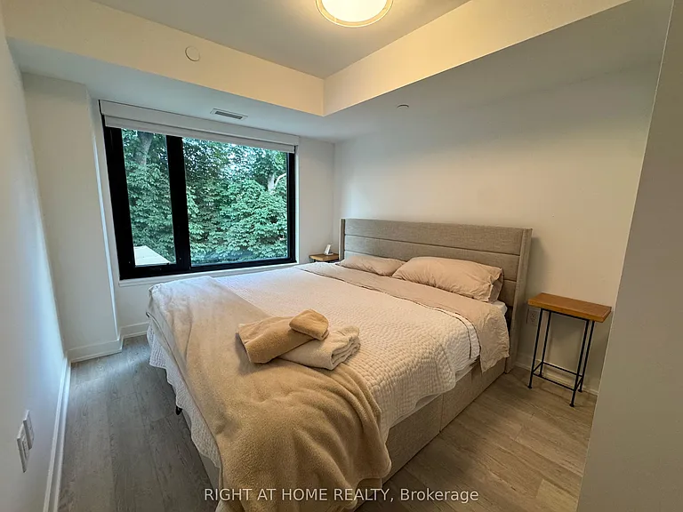 3 Strathgowan Ave #318 — Photo 10