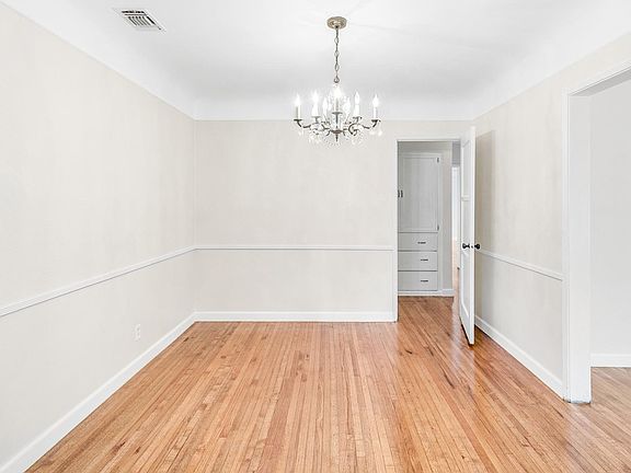 3rd image of 11128 Culver Blvd