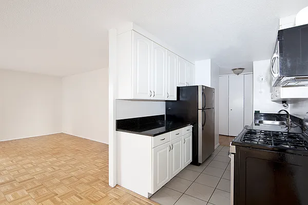 Rented by Douglas Elliman | media 4