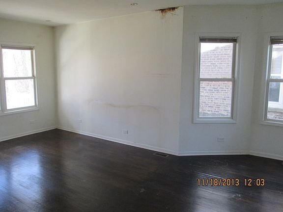 2nd image of 923 S Marengo Ave