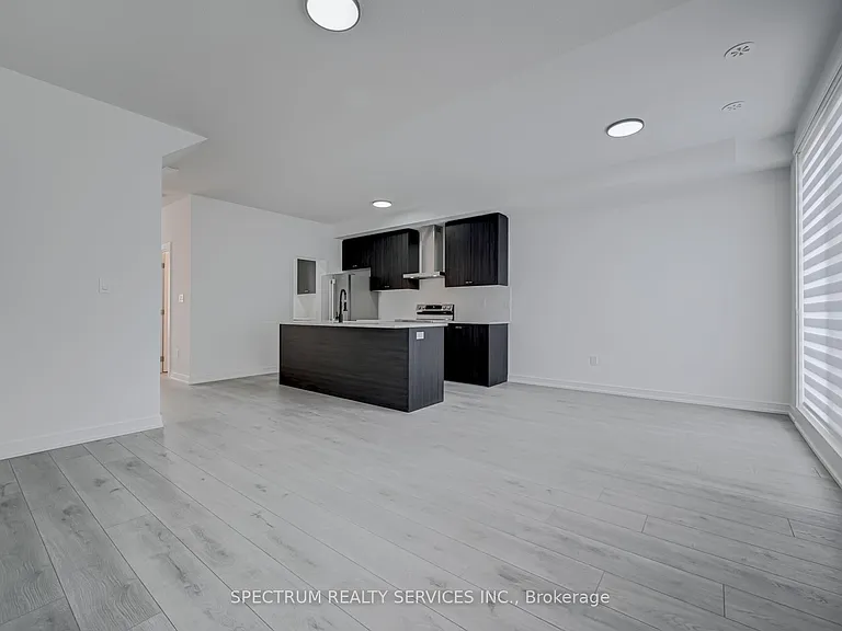 146 Blue Forest Cres — Photo 14